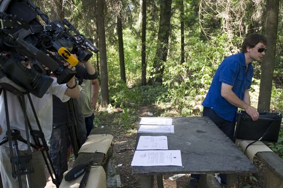 Khimki forest felling begins from the Sheremetyevo side