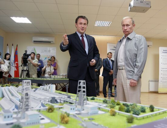 Vladimir Putin visits Volgograd