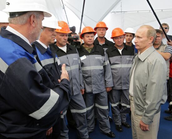 Vladimir Putin visits Gremyachinskoye potash salt deposit