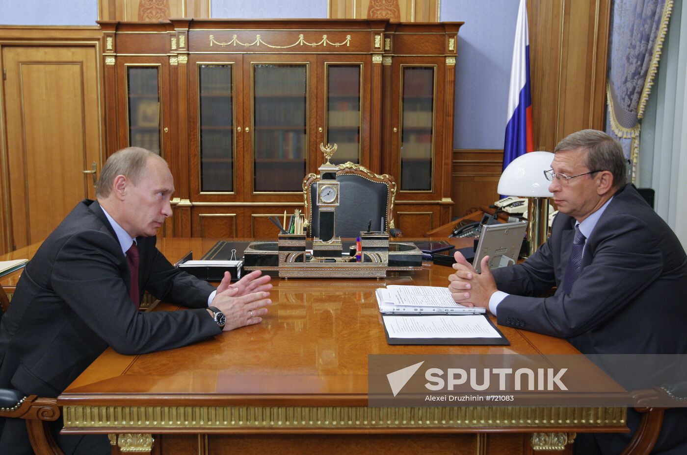 Vladimir Putin meets with Vladimir Yevtushenkov