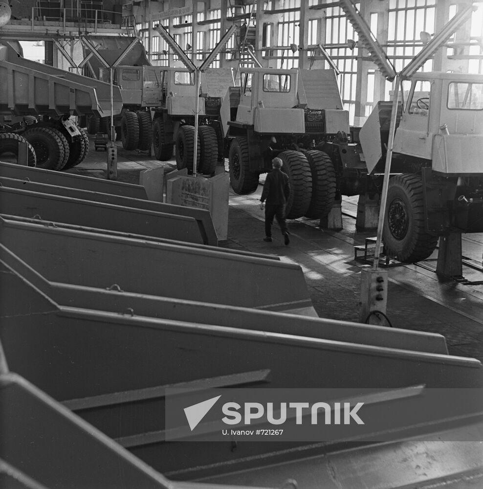 Assembly of BelAZ-540 dump truck