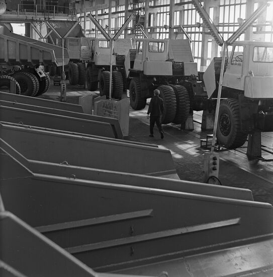 Assembly of BelAZ-540 dump truck