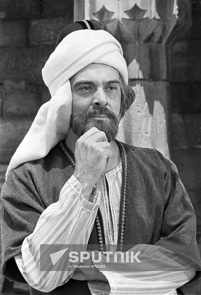 Muslim Magomayev as Nizami
