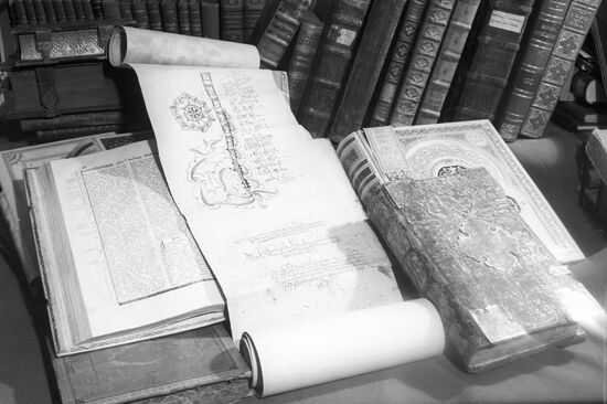 Handwritten ABC book-roll