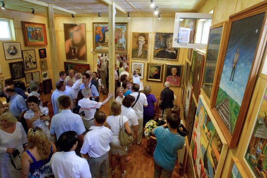 Opening of Evgeni Evtushenko's Museum-Gallery