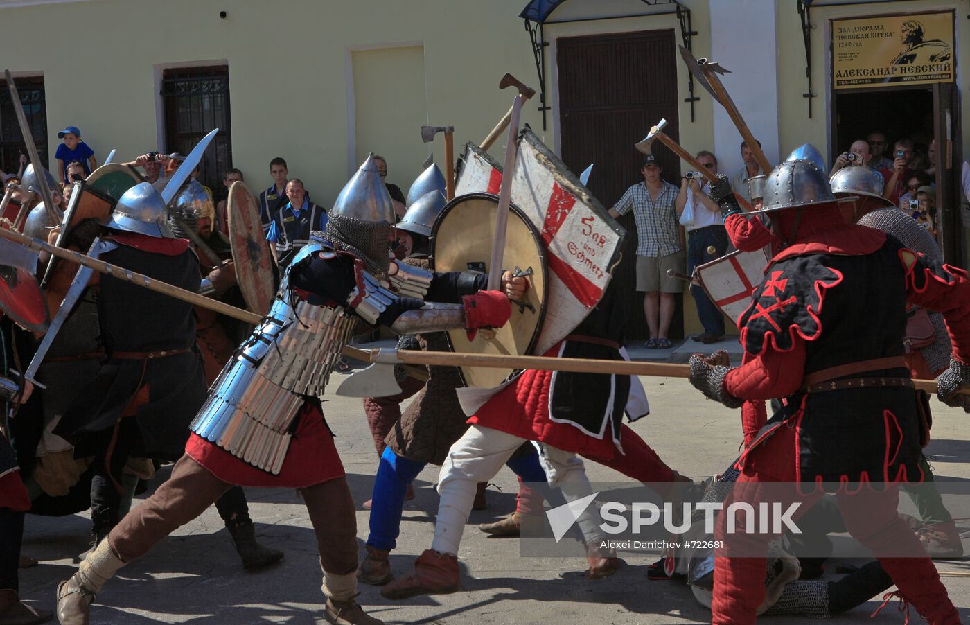 Combat enthusiasts stage simulated Battle of the Neva