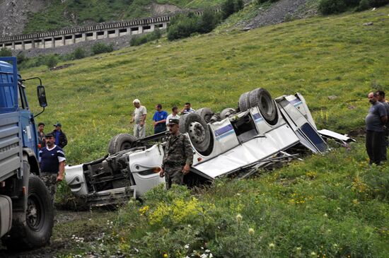 Bus crash on Transkam Highway