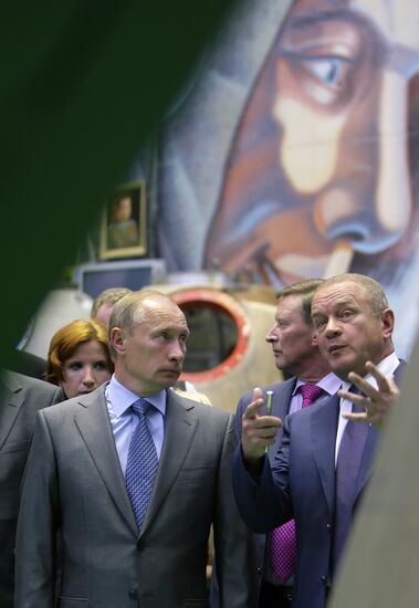 Vladimir Putin visits OJSC Rocket and Space Corporation Energia