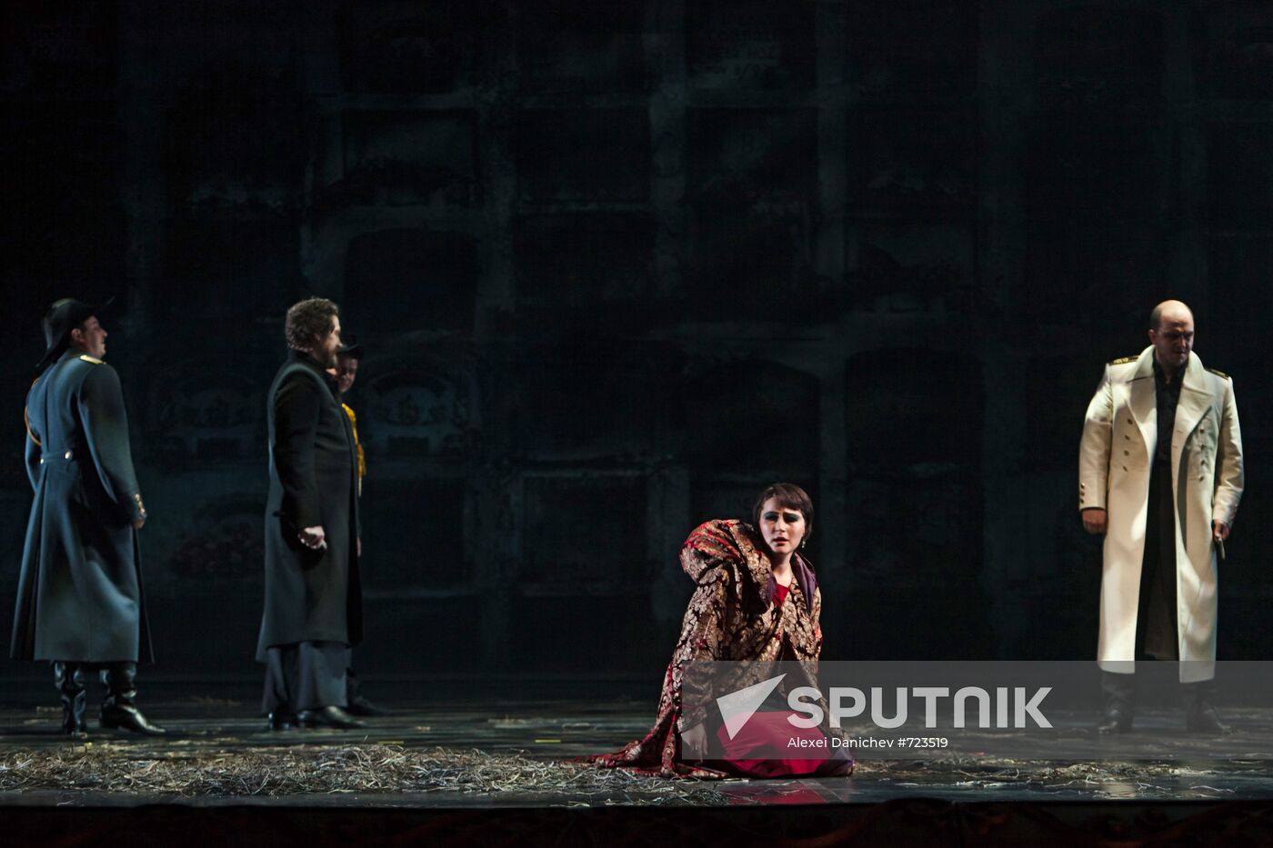 Pre-premiere run of A Masked Ball at Mikhailovksy Theater