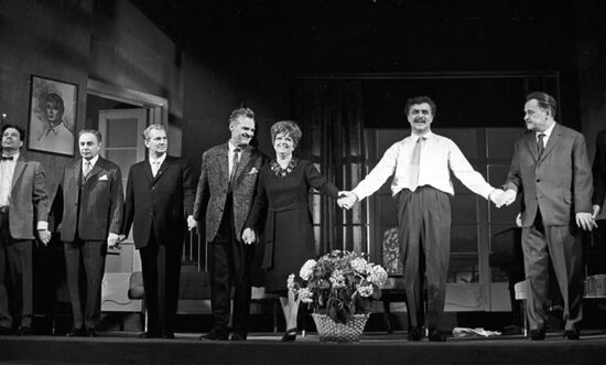 Final of play "Meeting" ("Marie-Octobre")