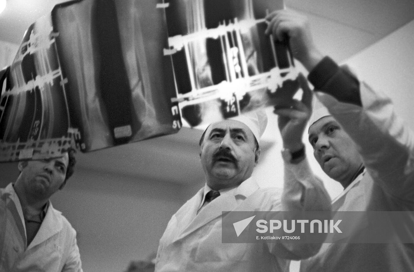 Doctor Gavriil Ilizarov and his colleagues working