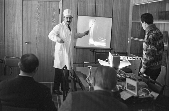 Gavriil Ilizarov at symposium on traumatology and orthopedics