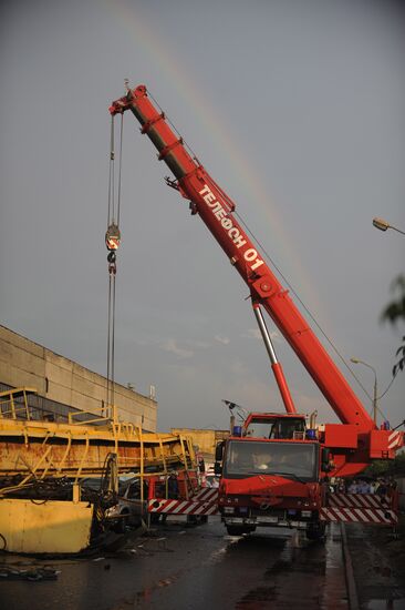 Hurricane takes down tower crane in east Moscow