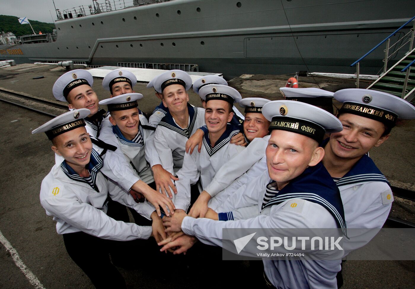 Arctic Navy sailors at Peter the Great cruiser farewell ceremony