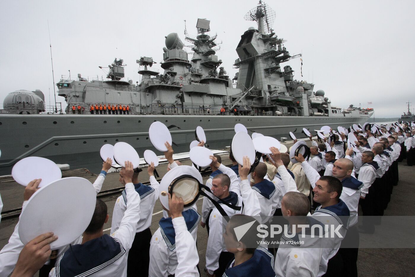Sailors bidding farewell to the Peter the Great cruiser