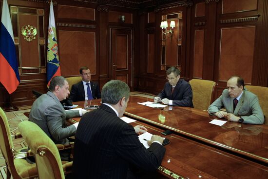 Russian president conducts meeting on Baksan hydro station