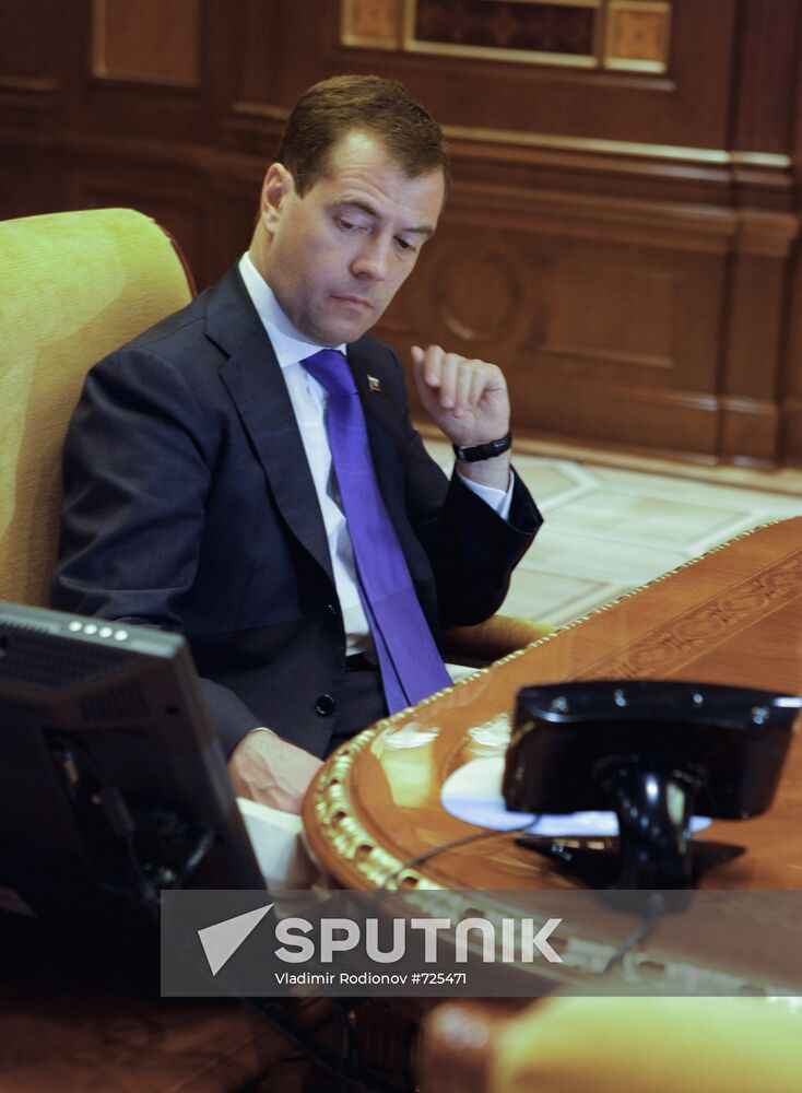 Russian president conducts meeting on Baksan hydro station