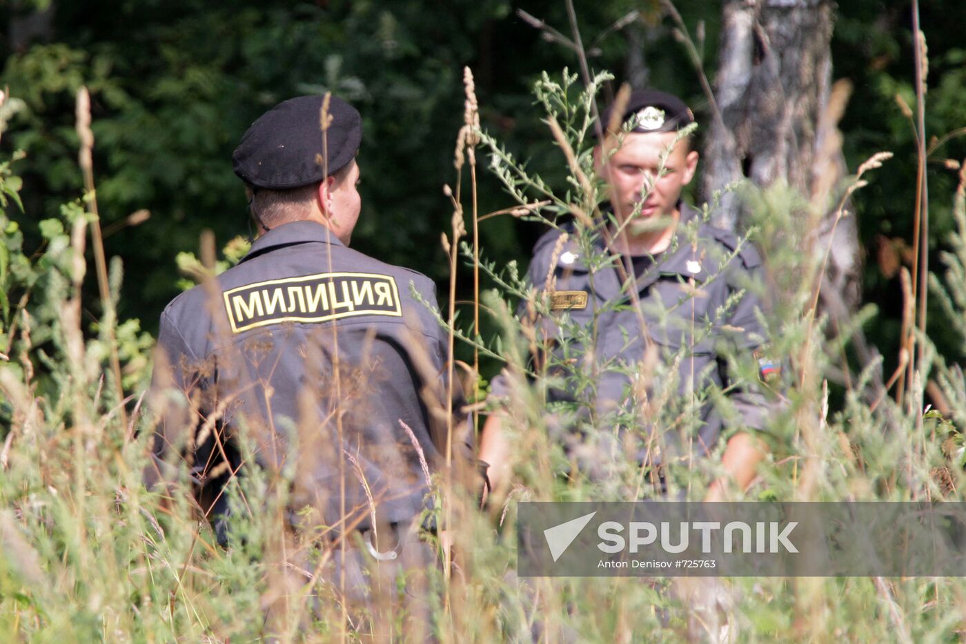 Police cordons around felling areas in Khimki forest