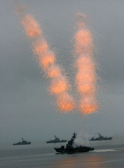 Pacific Fleet holds rehearsal for Navy Day parade