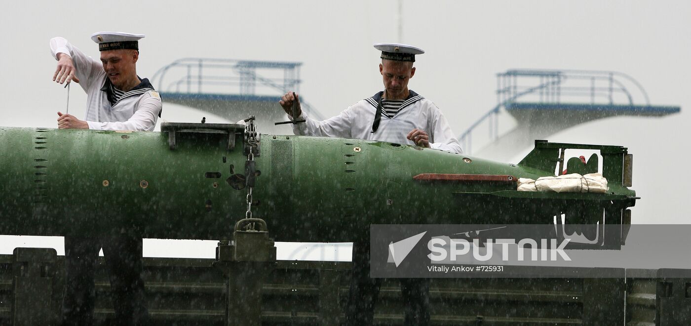 Pacific Fleet holds rehearsal for Navy Day parade