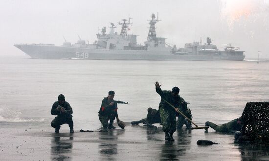 Pacific Fleet holds rehearsal for Navy Day parade