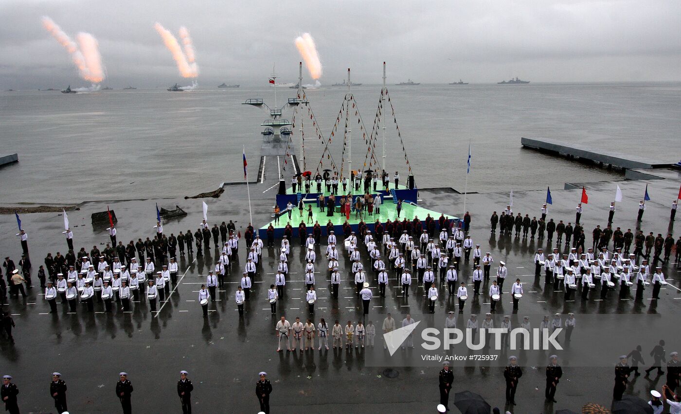 Pacific Fleet holds rehearsal for Navy Day parade
