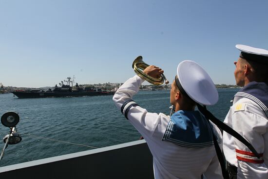 Fleet prepares for Navy Day celebrations in Sevastopol