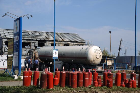 Fire crew tackles LPG filling station fire effects