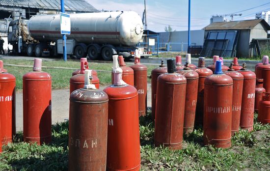 Fire crew tackles LPG filling station fire effects