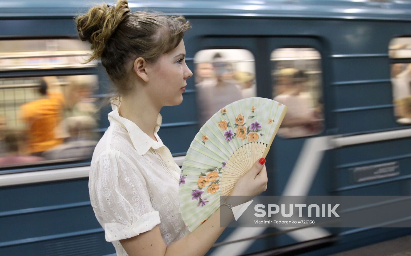 Moscow Metro hit by heat