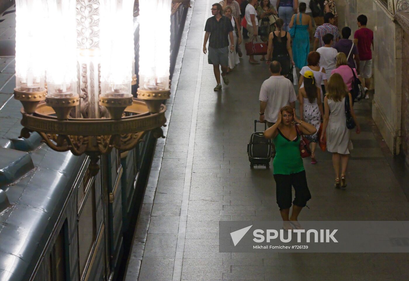 Moscow Metro hit by heat