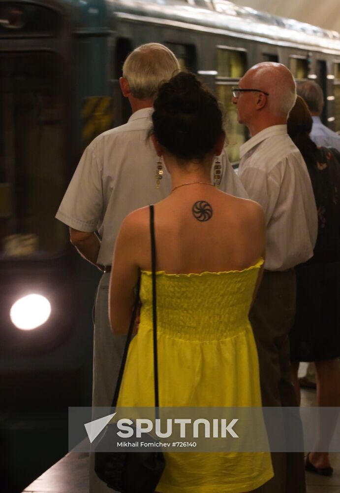 Moscow Metro hit by heat