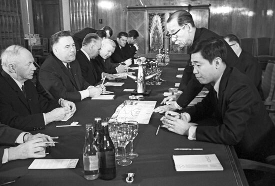 B. Borisov and Toru Hagivara at negotiation