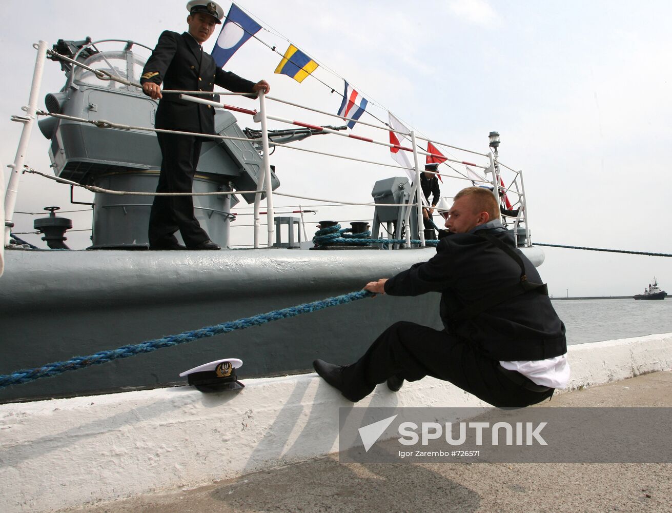 Polish Navy's minesweeper Gopło makes port call in Baltiysk