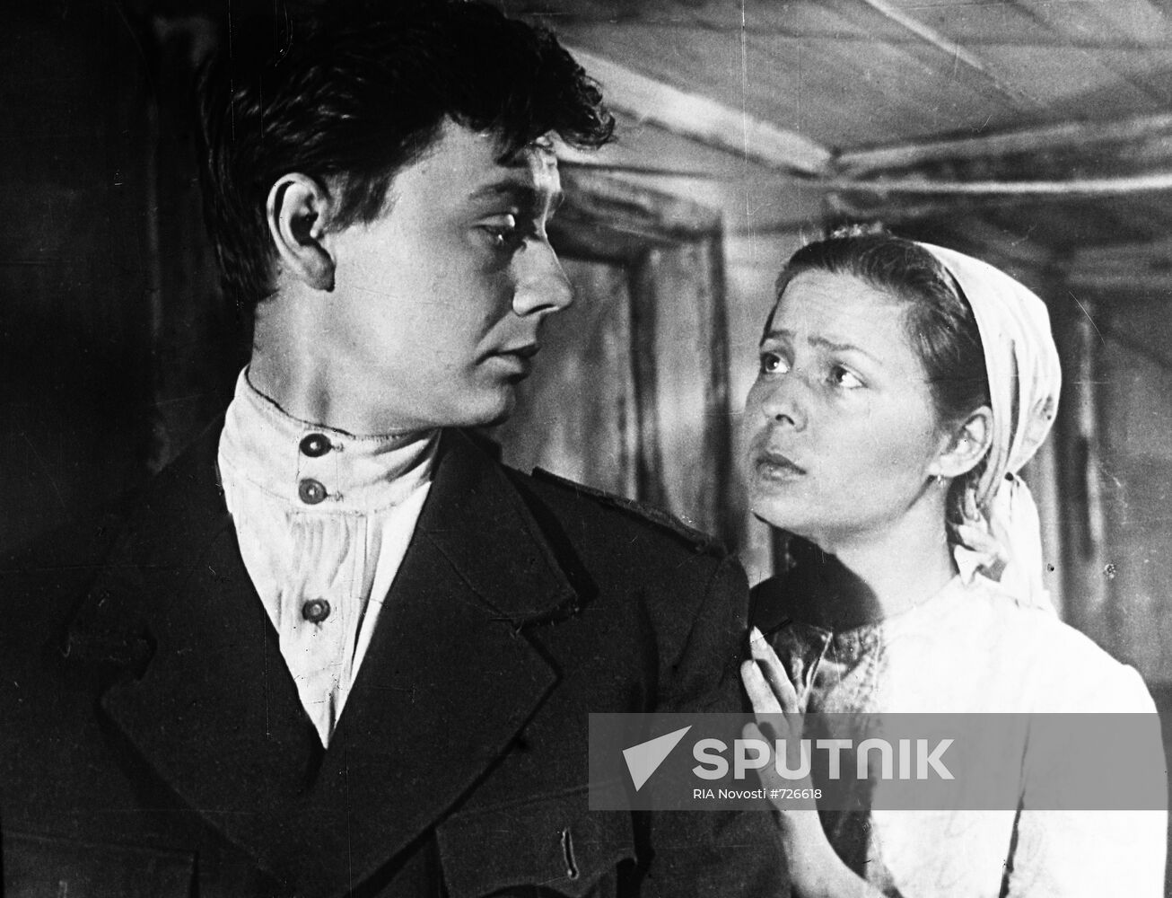Oleg Tabakov and Tatyana Loginova in Ispytatelny Srok movie
