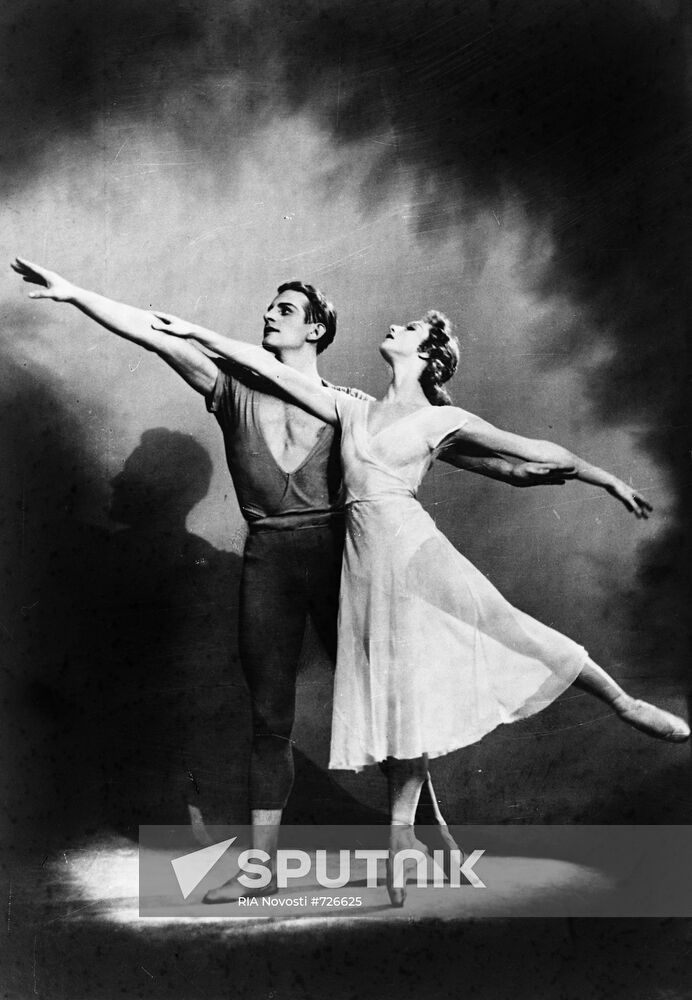 Ballet dancers Alla Osipenko and Askold Makarov