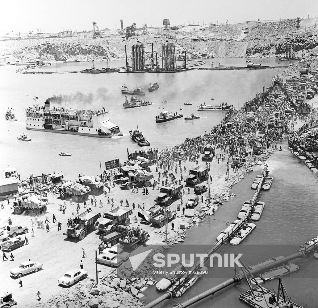 Construction of Aswan dam