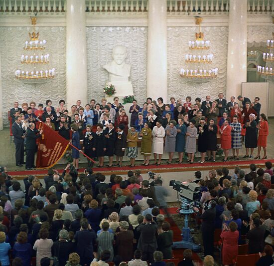 Soviet Women's Committee awarded with Order of Friendship