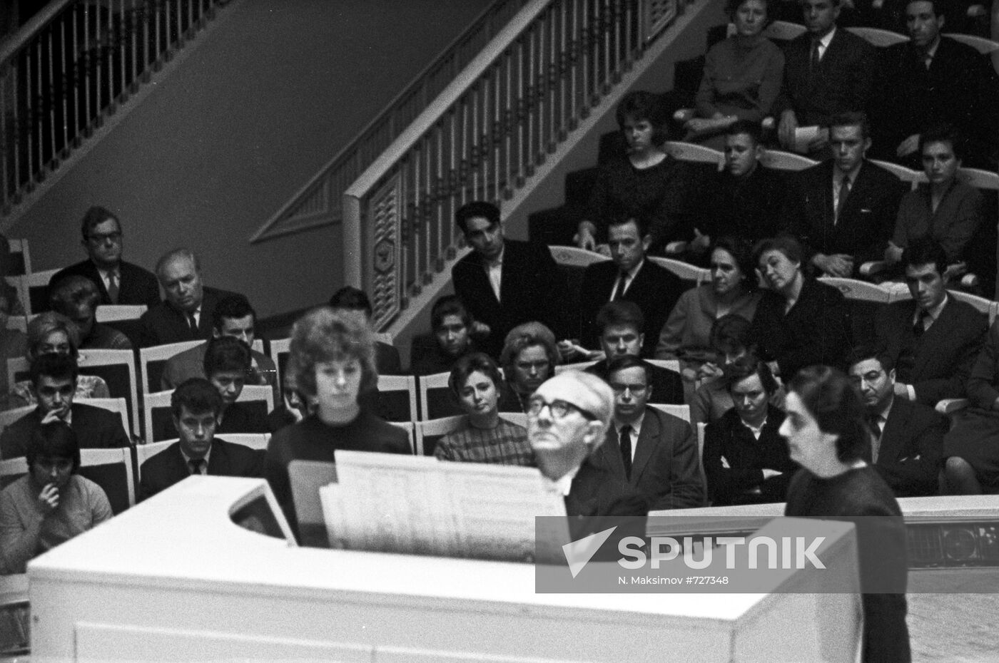 Flor Peeters performs his musical piece Elegy