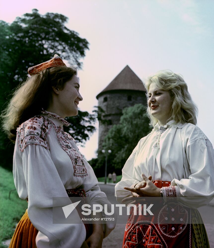Estonian girls in traditional clothes
