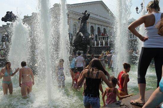 Muscovites at Manezh Square