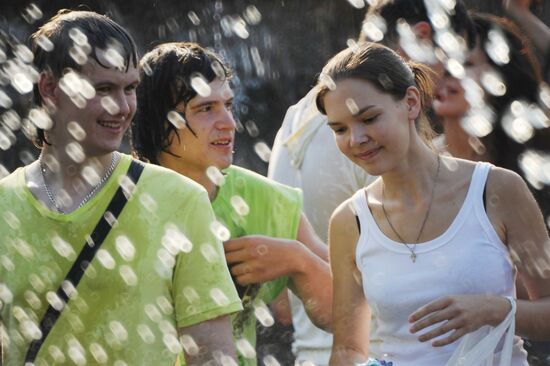 Muscovites at Manezh Square