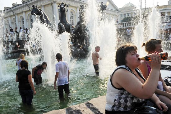 Muscovites at Manezh Square