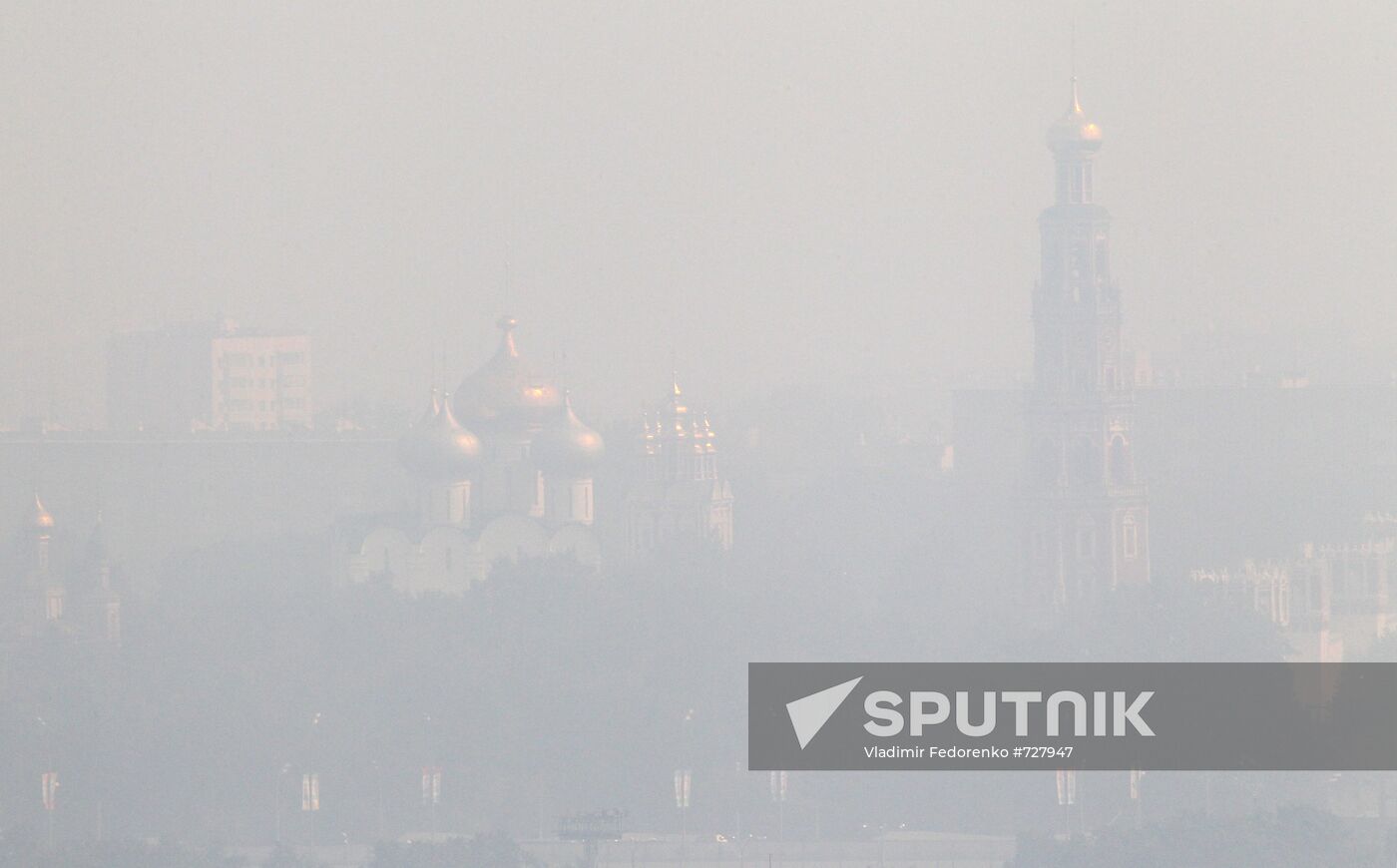 Moscow shrouded in smoke of peatbog fires