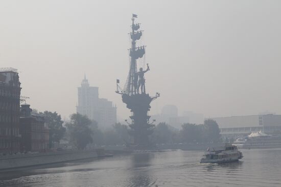 View at monument to Peter the Great on Moskva River
