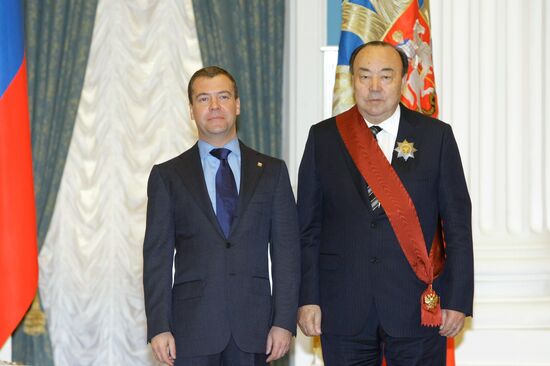 Dmitry Medvedev presents state awards in Kremlin