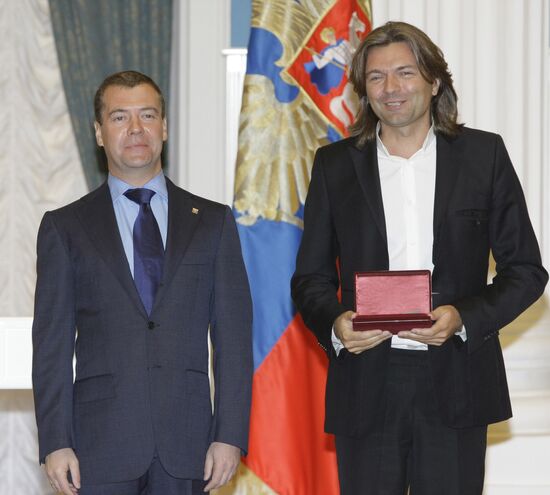 Dmitry Medvedev presents state awards in Kremlin