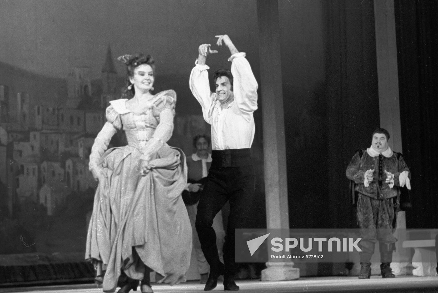 Vladimir Zeldin and Valentina Savelyeva act in play