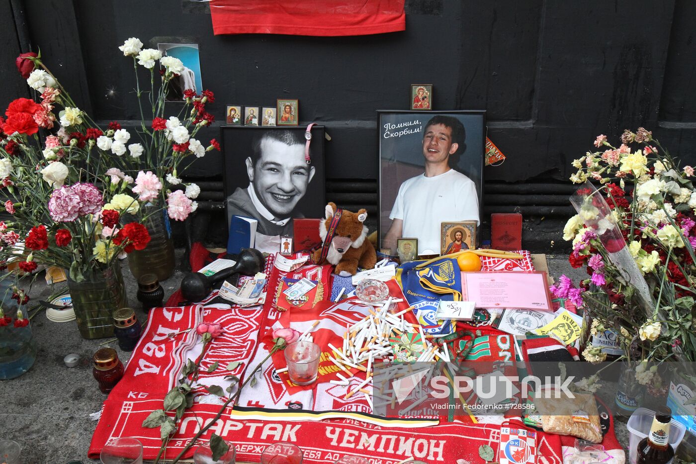 Commemorating Yury Volkov killed at Chistye Prudy