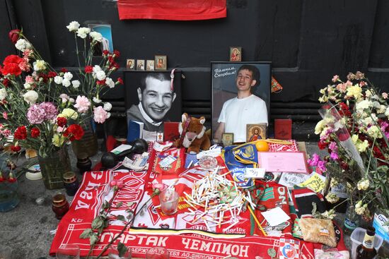 Commemorating Yury Volkov killed at Chistye Prudy